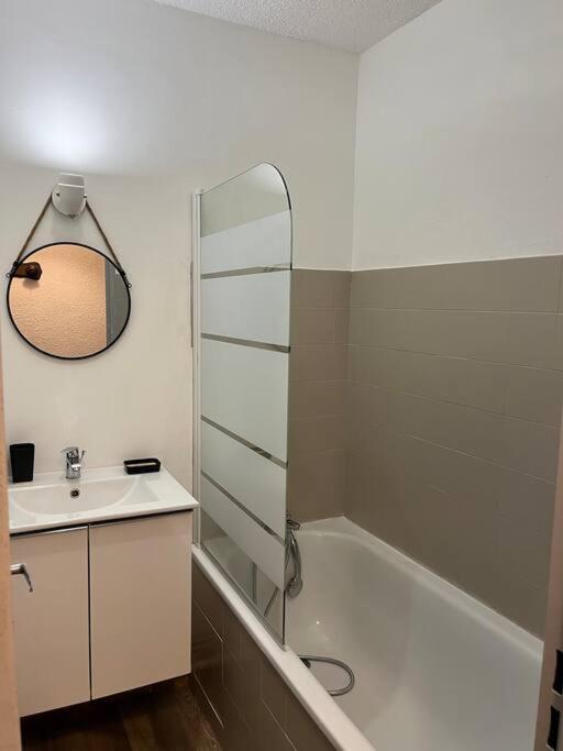Appartement Moderne & Chaleureux Greoux-les-Bains Luaran gambar